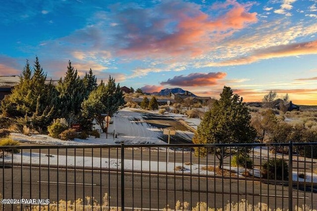 water view featuring a mountain view