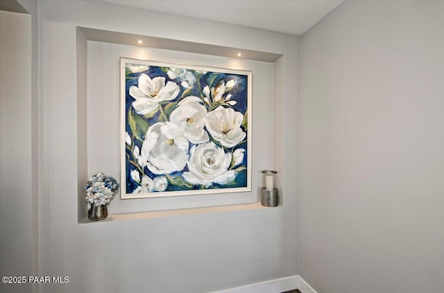 room details featuring recessed lighting and baseboards
