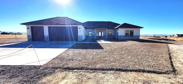 view of front facade featuring a garage