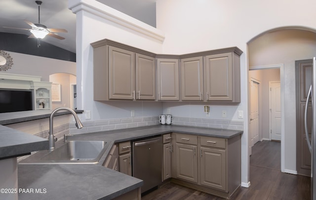5882 N Gallery Ln, Prescott Valley, AZ 86314 - kitchen with dark hardwood / wood-style flooring, sink, stainless steel dishwasher, and ceiling fan