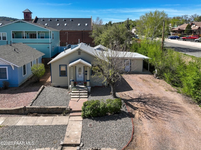 view of front of property