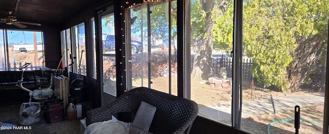 12995 E Main St, Dewey-Humboldt, AZ 86329 - sunroom featuring ceiling fan