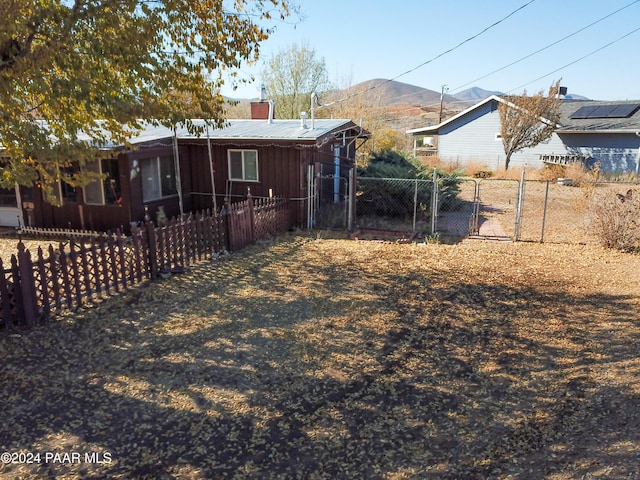 12995 E Main St, Dewey-Humboldt, AZ 86329 - view of yard featuring a gate and a mountain view