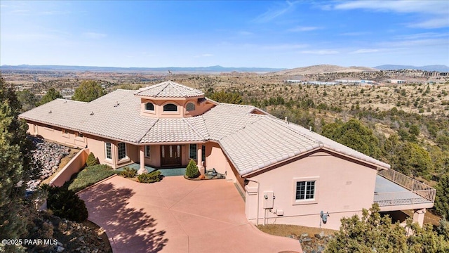 bird's eye view featuring a mountain view