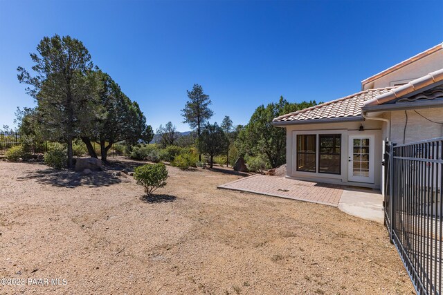 view of yard with a patio