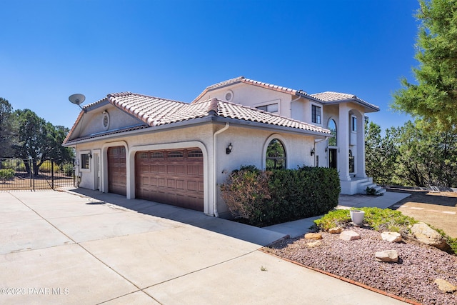 view of front of house featuring a garage