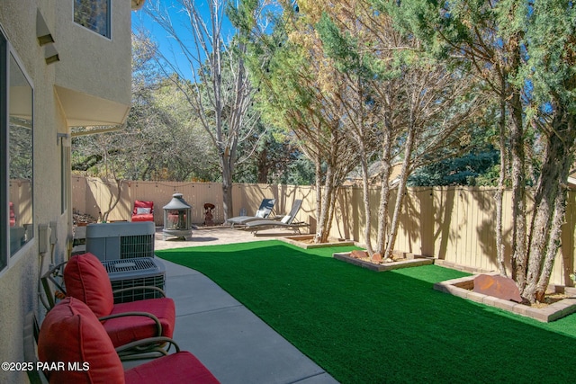 596 N Mohave Trl, Dewey-Humboldt, AZ 86327 - view of yard with a patio