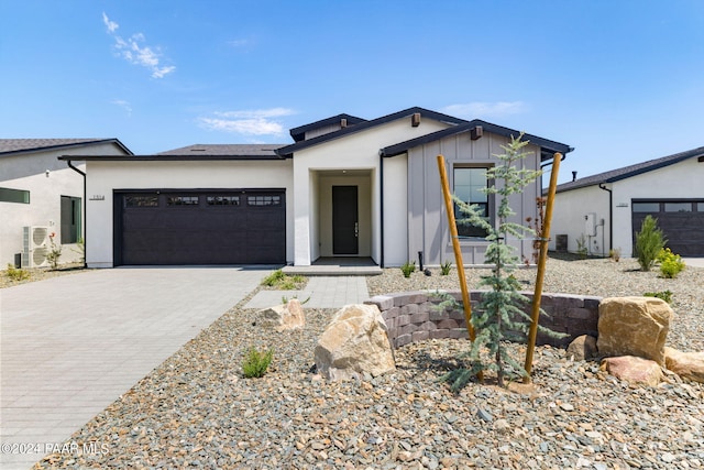 view of front facade with a garage