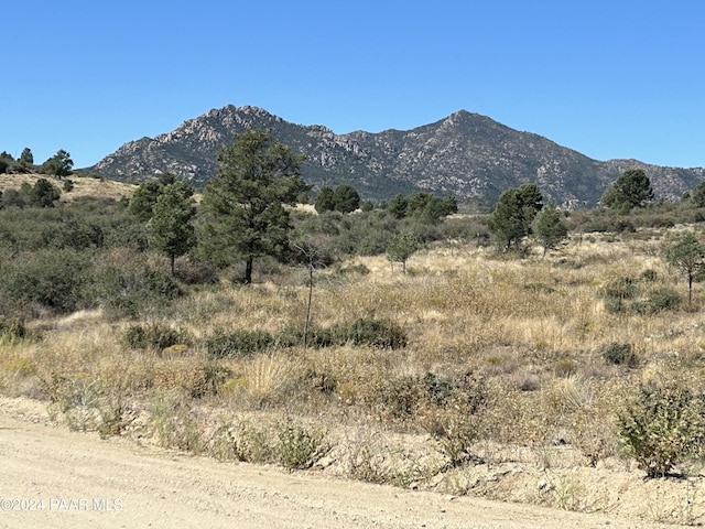 17424 S Juniper Dr, Peeples Valley, AZ 86332
