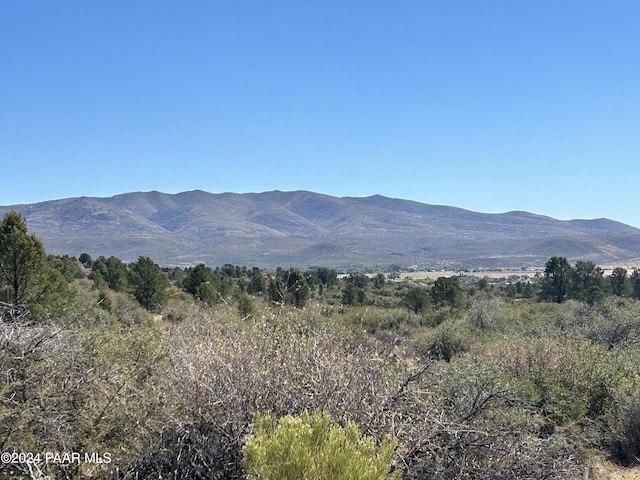 17424 S Juniper Dr, Peeples Valley, AZ 86332