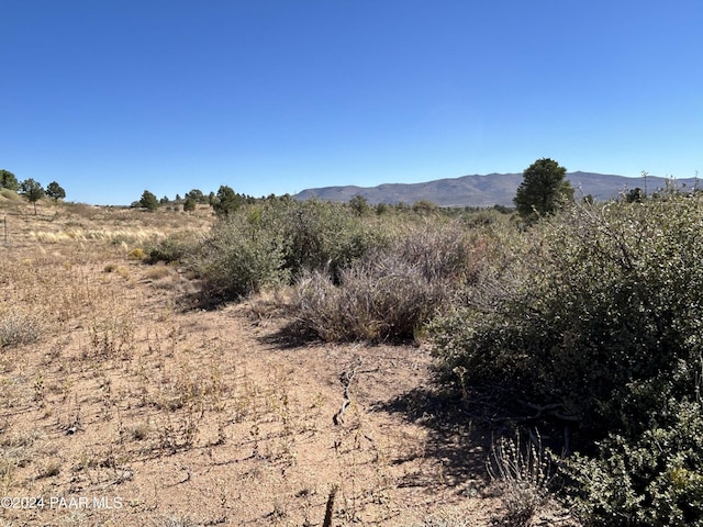 17424 S Juniper Dr, Peeples Valley, AZ 86332