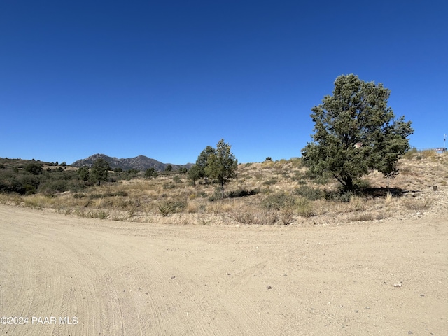 17424 S Juniper Dr, Peeples Valley, AZ 86332