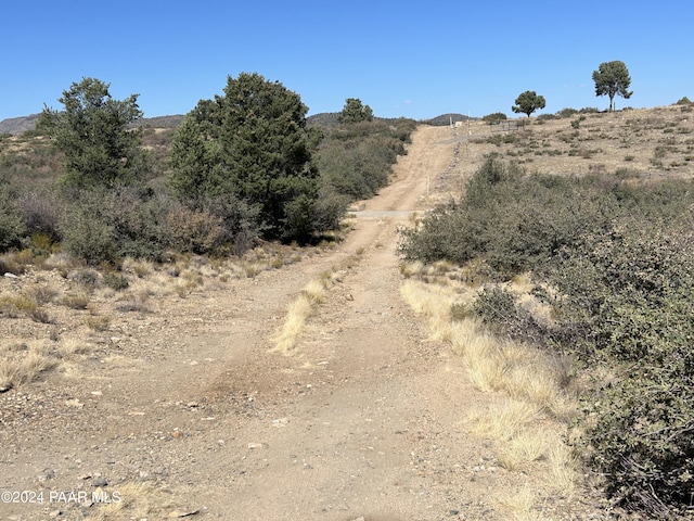 17424 S Juniper Dr, Peeples Valley, AZ 86332
