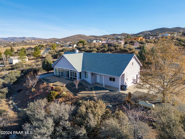 bird's eye view featuring a mountain view