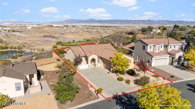 bird's eye view with a mountain view