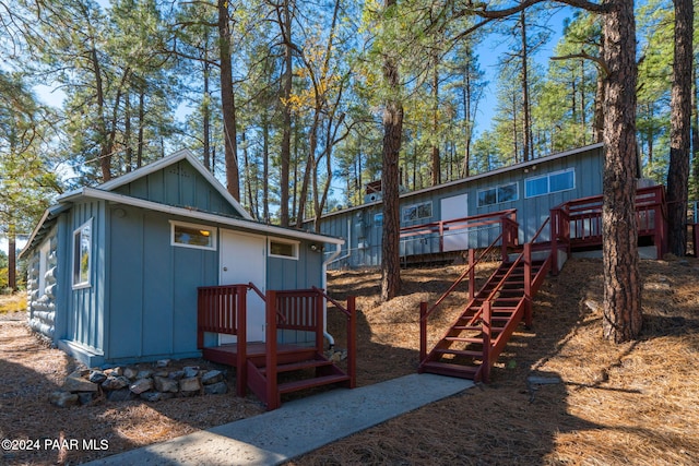 view of front of property