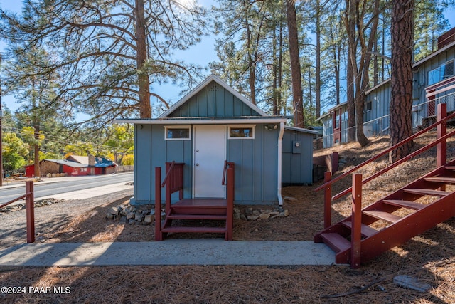 view of outbuilding