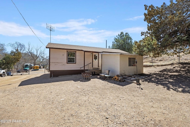 view of front of property