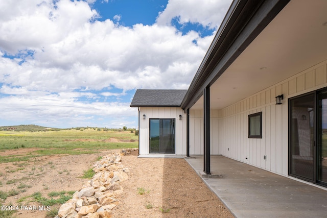 view of yard with a patio