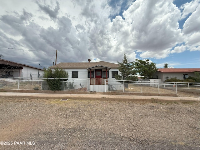 12972 E Main St, Dewey-Humboldt, AZ 86329 - bungalow-style house featuring a fenced front yard