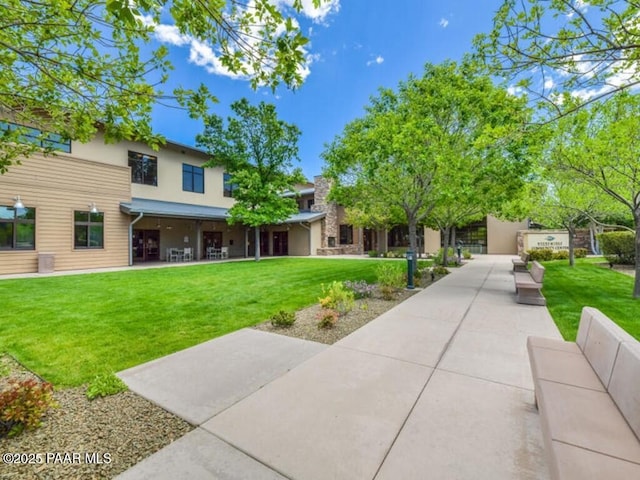 7334 E Goodnight Ln, Prescott Valley, AZ 86314 - view of community featuring a yard