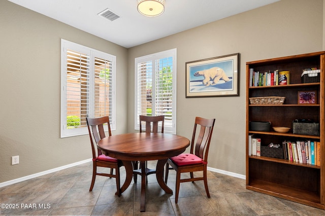 7334 E Goodnight Ln, Prescott Valley, AZ 86314 - dining space with baseboards