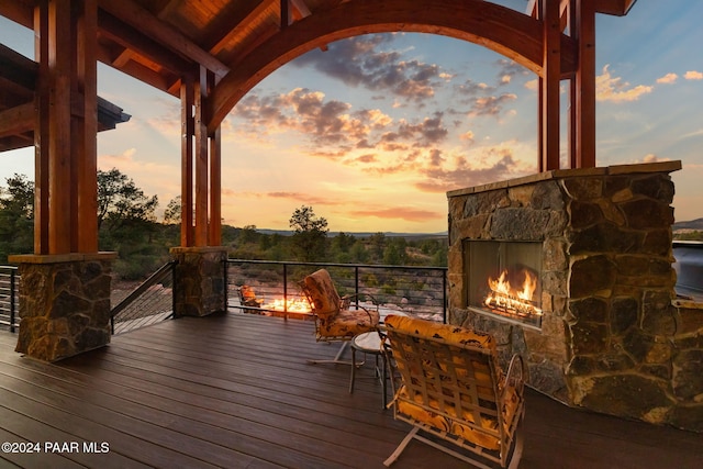 view of deck at dusk