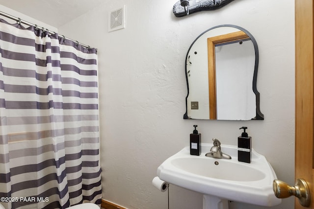 bathroom with sink