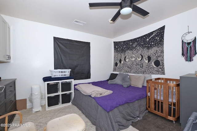 bedroom with ceiling fan