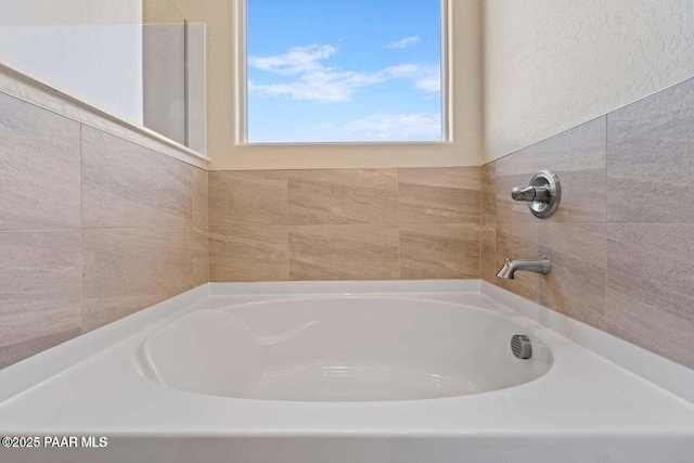 8595 N Isabella Ct, Prescott Valley, AZ 86315 - bathroom featuring a garden tub