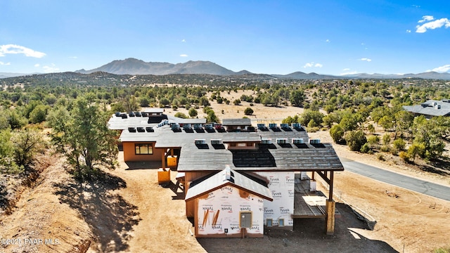 bird's eye view with a mountain view