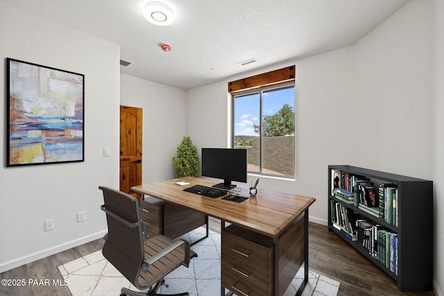 3225 Pamela St, Prescott, AZ 86305 - office area featuring wood finished floors and baseboards