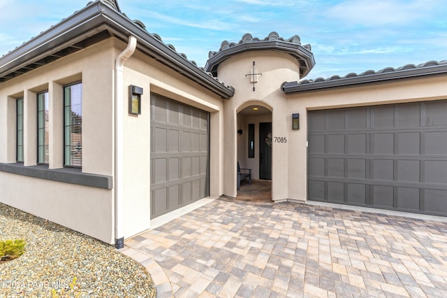 view of front of home featuring a garage