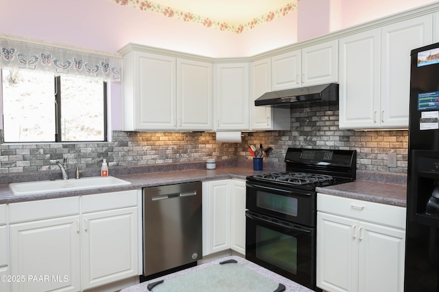 1980 S Koch Ranch Rd, Cornville, AZ 86325 - kitchen featuring a sink, tasteful backsplash, black appliances, and under cabinet range hood