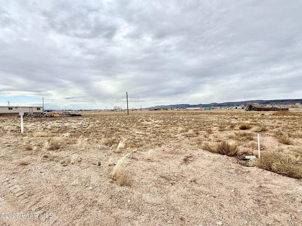 360 W Hawaii Rd, Paulden, AZ 86334 - photo 4