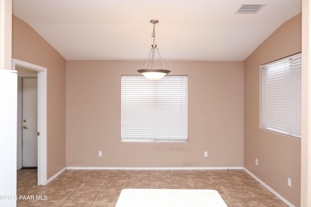 6265 E Distant View Ct, Cornville, AZ 86325 - unfurnished room featuring vaulted ceiling and baseboards