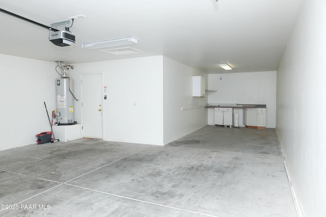 6265 E Distant View Ct, Cornville, AZ 86325 - garage with gas water heater and a garage door opener