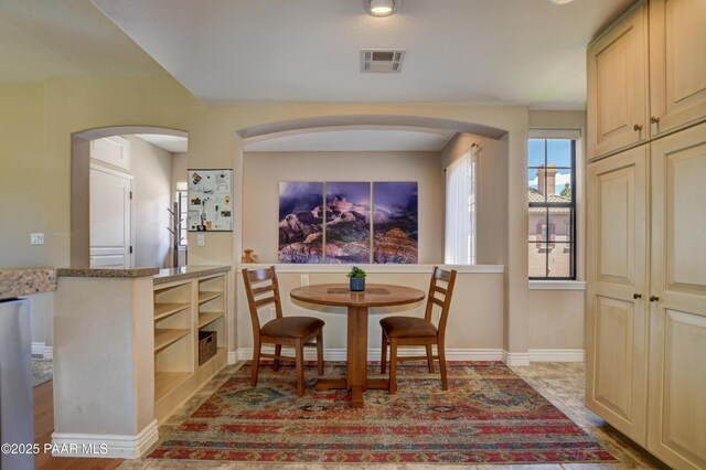 1716 Alpine Meadows Ln Unit 1402, Prescott, AZ 86303 - dining room with arched walkways