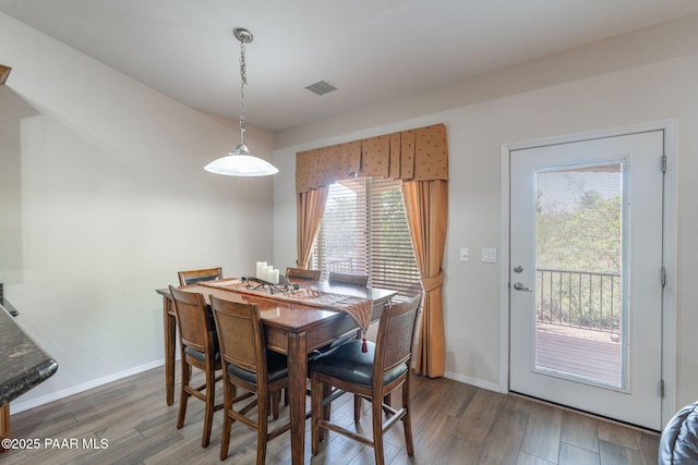 10559 Manzanita Trl, Dewey-Humboldt, AZ 86327 - dining area with dark wood-type flooring