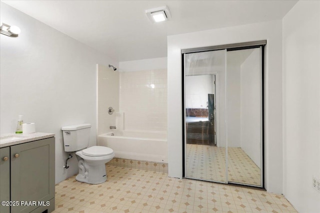 full bath with shower / washtub combination, vanity, and toilet
