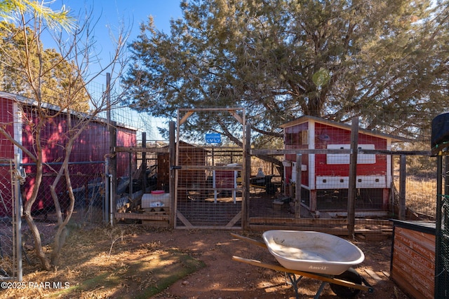 view of yard with an outdoor structure