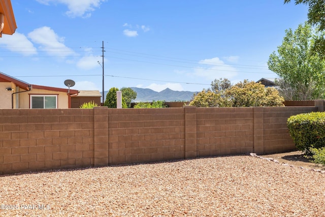 4034 N Sheridan Ln, Prescott Valley, AZ 86314 - view of yard featuring a mountain view