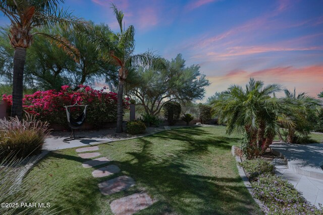 26647 N 43rd St, Cave Creek, AZ 85331 - view of green lawn