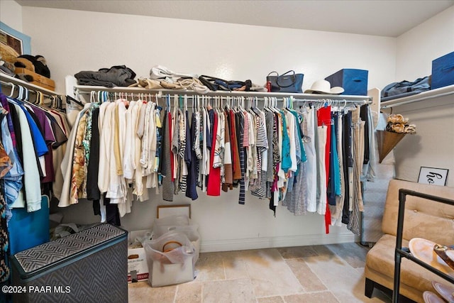 view of spacious closet