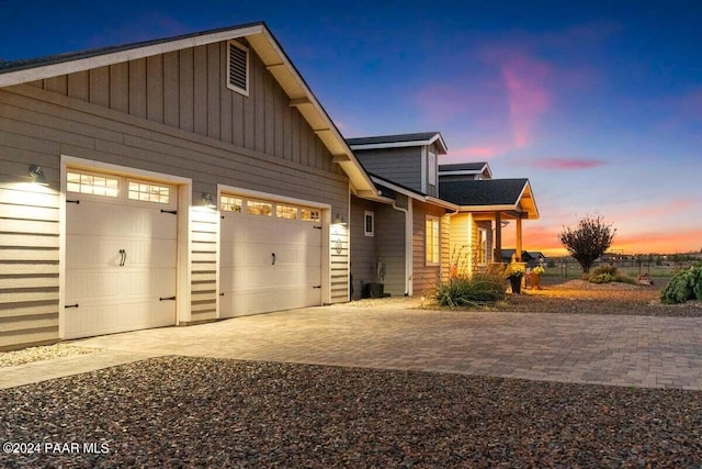 9820 N Echo Ridge Cir, Prescott Valley, AZ 86315 - view of front of home with decorative driveway