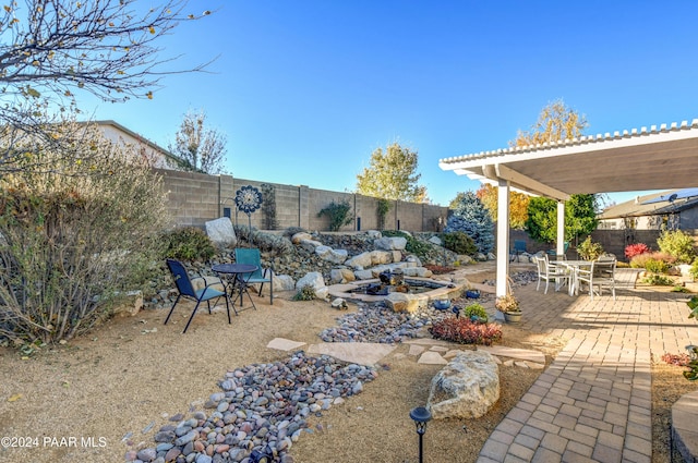 view of yard featuring a patio