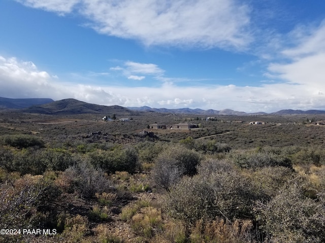 11425 S Hackberry Rd, Mayer, AZ 86333