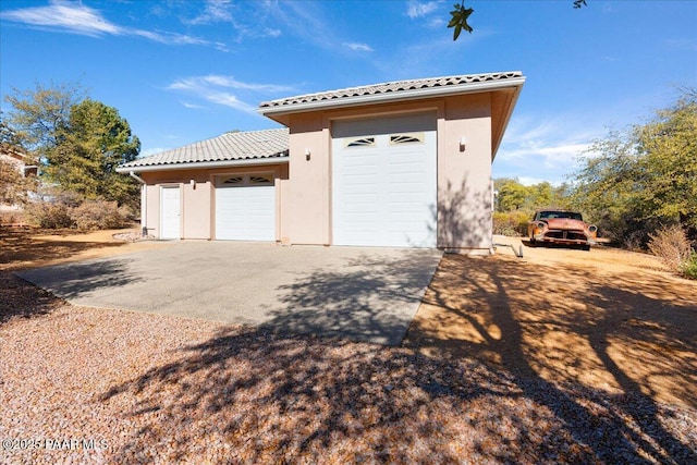 view of detached garage