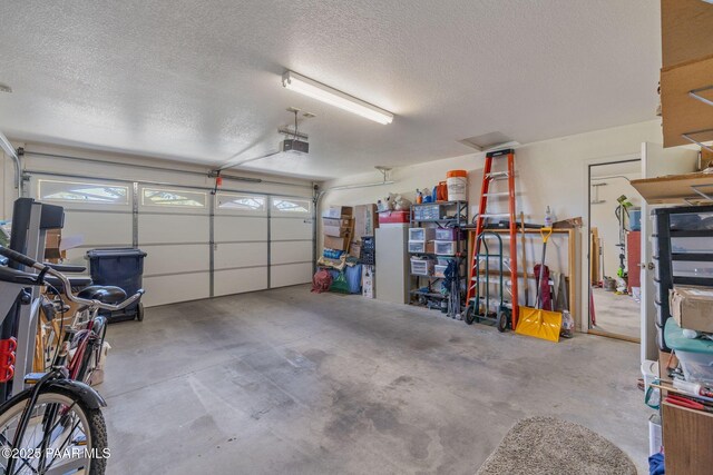 9341 E Manzanita Cir, Prescott Valley, AZ 86314 - garage featuring a garage door opener