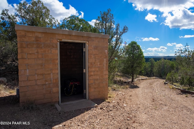 view of outbuilding